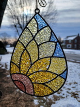 05/18/2026 5:30pm Thursday Crushed Glass Suncatchers